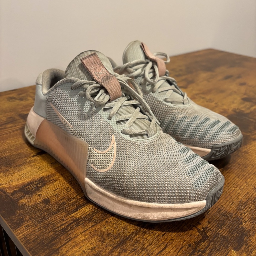 Women’s Nike metcon 9, size 9